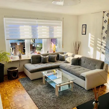 Ferienwohnung Albblick Mit Grosser Terrasse & Garten Apartamento