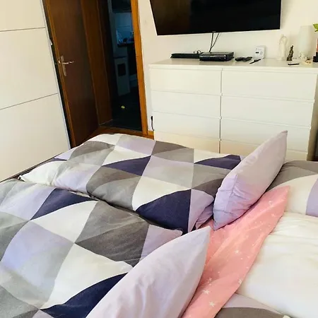 Apartamento Ferienwohnung Albblick Mit Grosser Terrasse & Garten